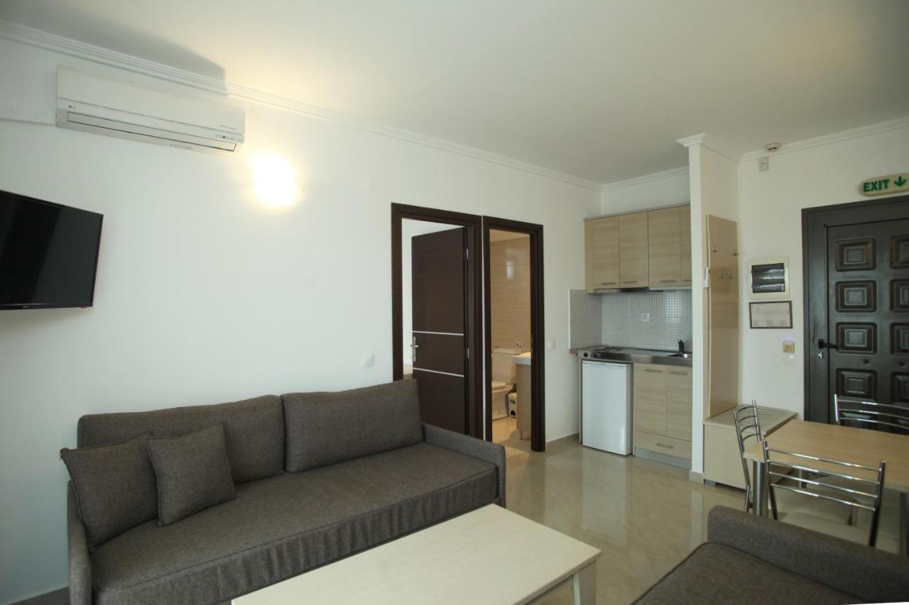 Naias Aparthotel Hanioti Luaran gambar